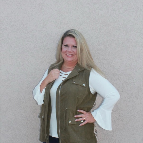 Meet your Posher, Lesley - Picture 1 of 6